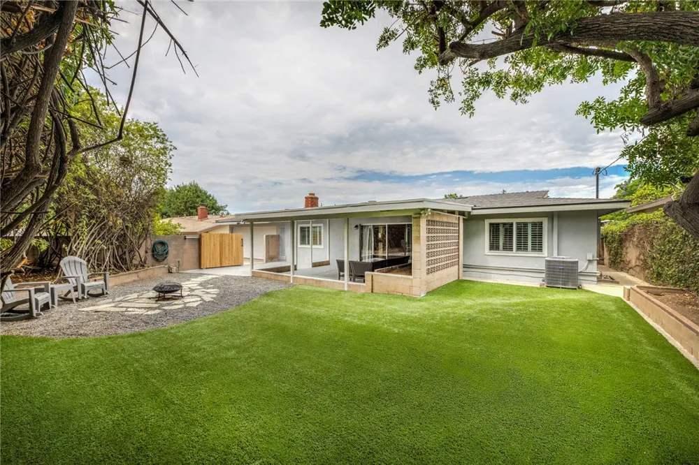 2946 Gladstone Street Pomona, CA 91767