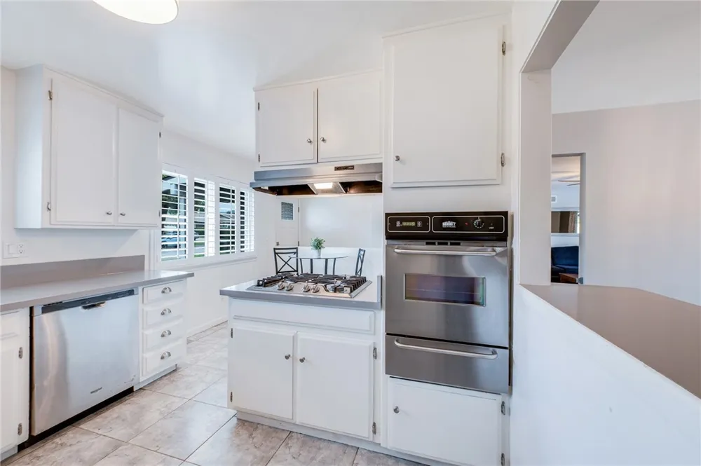2946 Gladstone Street Pomona, CA 91767