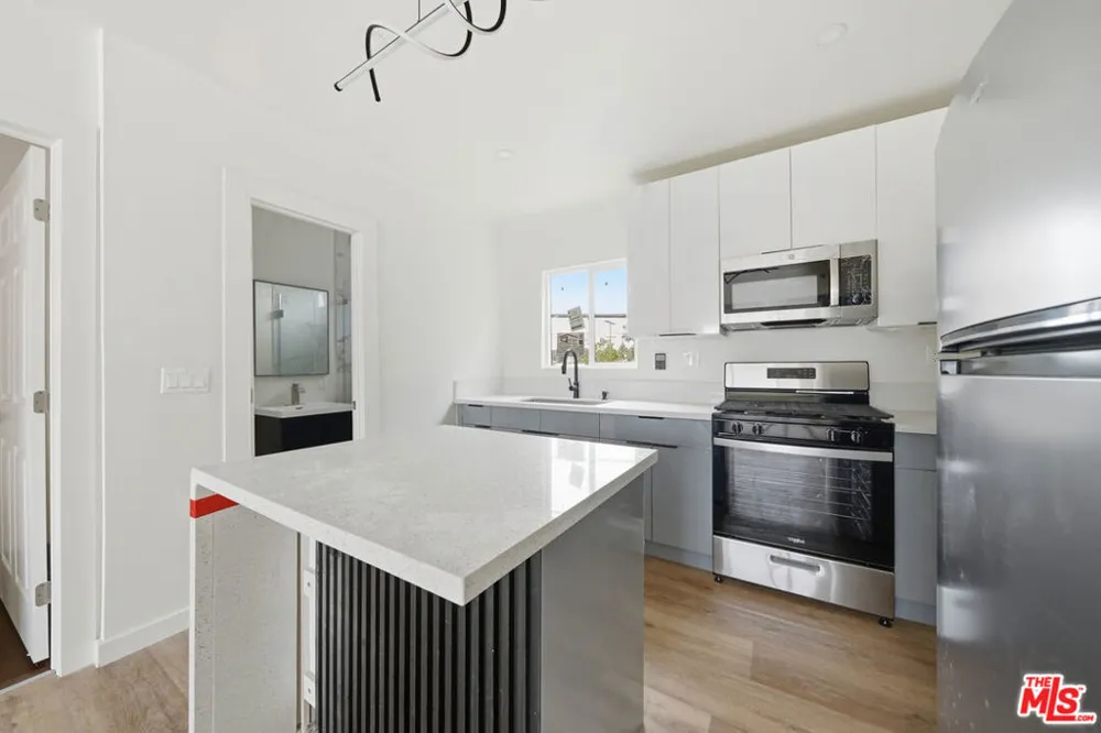 3020 W 12th Street #3026 Los Angeles, CA 90006