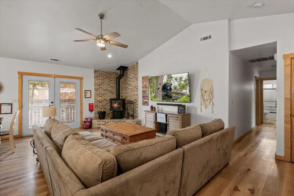 187 Dixie Lee Lane Sugarloaf, CA 92386
