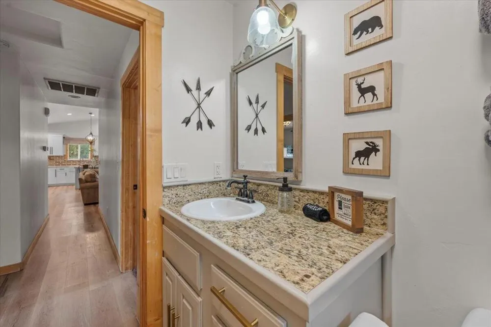 187 Dixie Lee Lane Sugarloaf, CA 92386