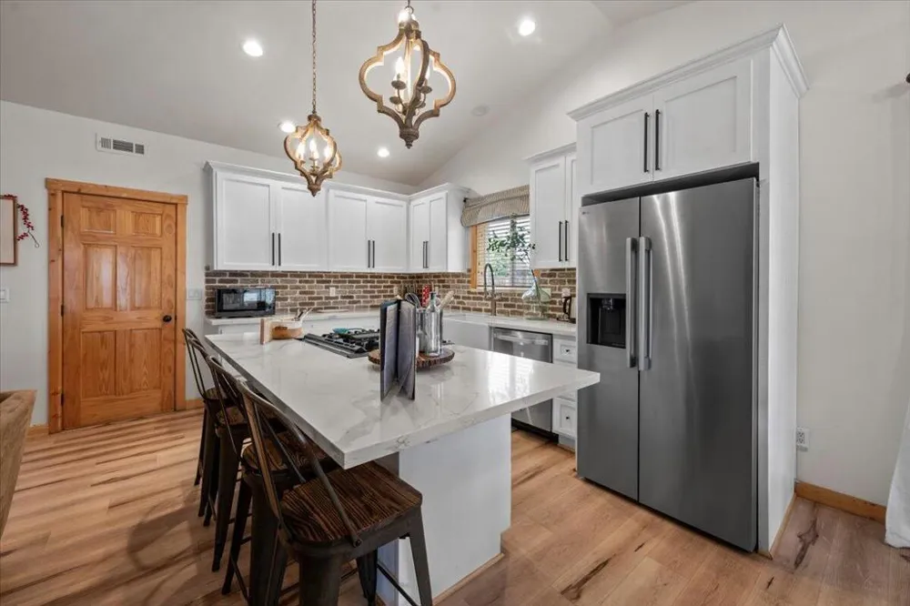187 Dixie Lee Lane Sugarloaf, CA 92386