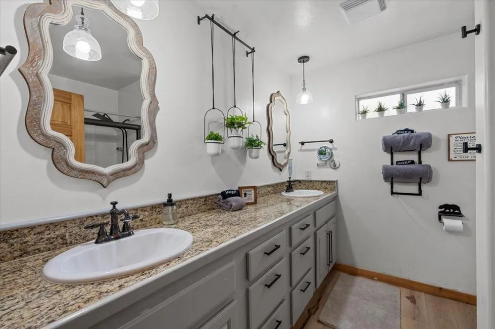 187 Dixie Lee Lane Sugarloaf, CA 92386