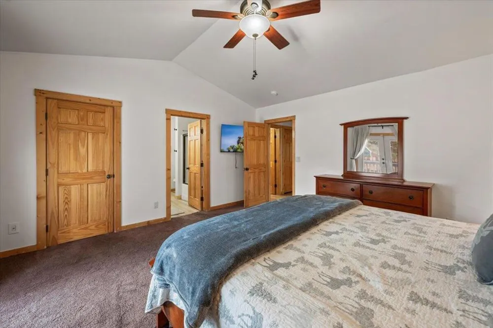 187 Dixie Lee Lane Sugarloaf, CA 92386