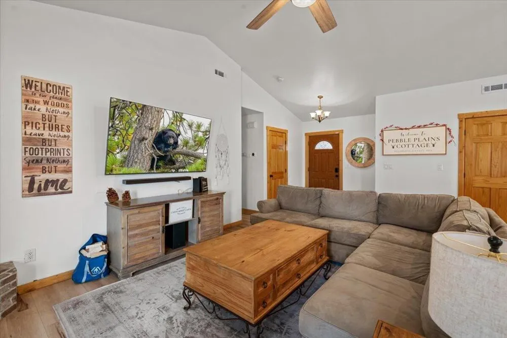 187 Dixie Lee Lane Sugarloaf, CA 92386