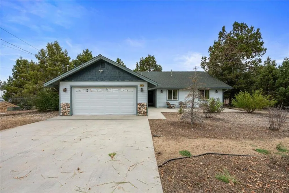 187 Dixie Lee Lane Sugarloaf, CA 92386