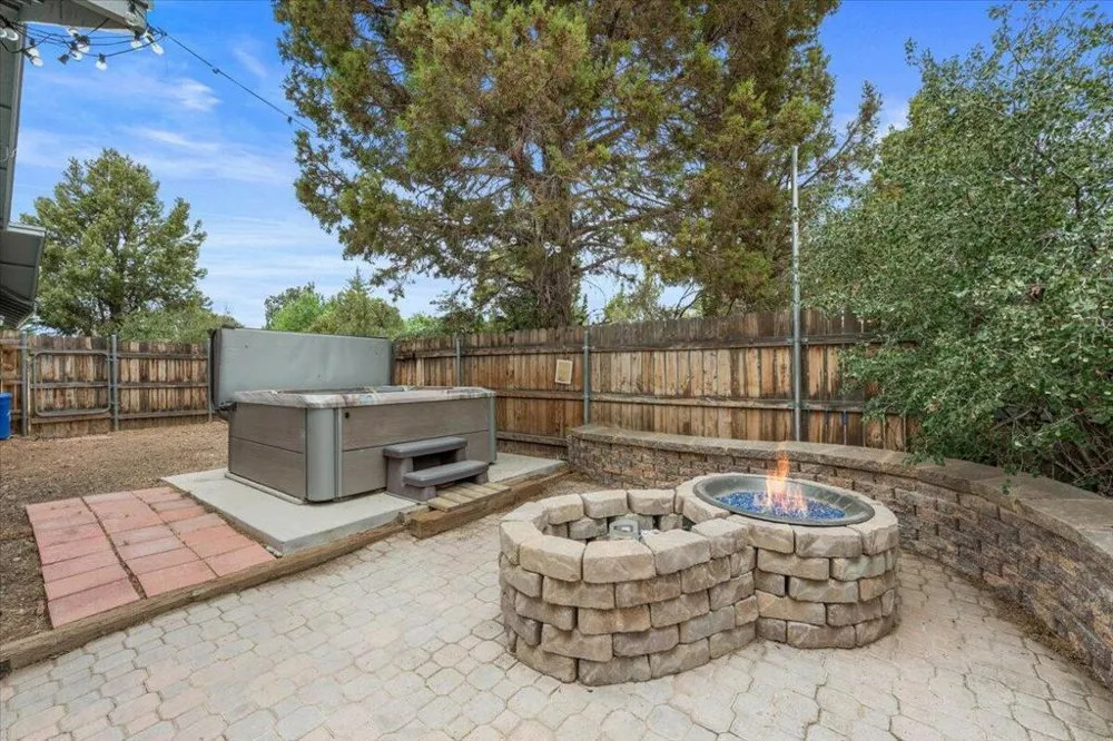 187 Dixie Lee Lane Sugarloaf, CA 92386