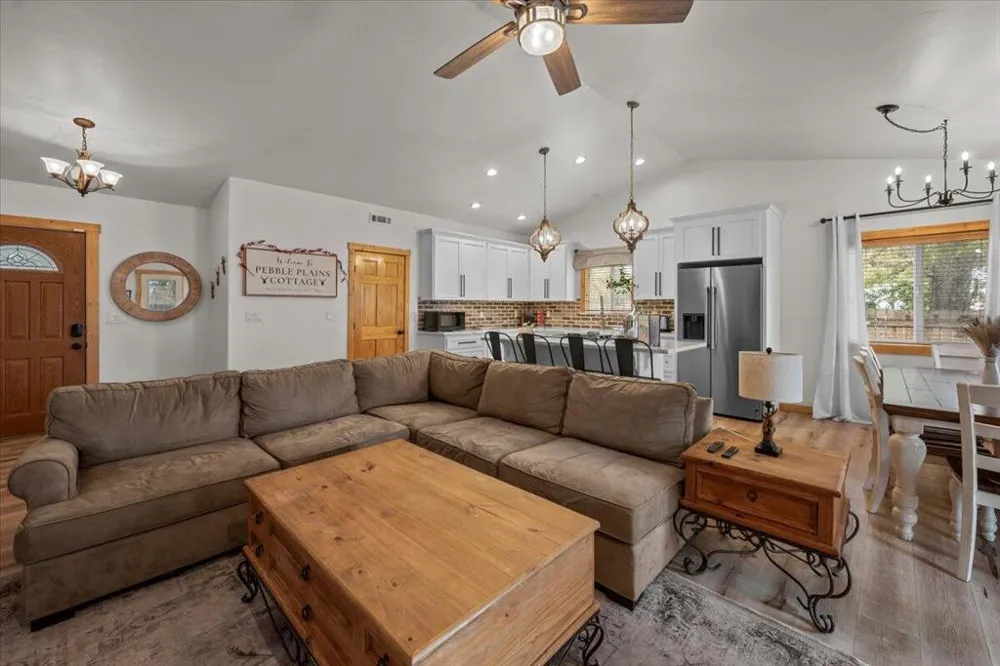 187 Dixie Lee Lane Sugarloaf, CA 92386