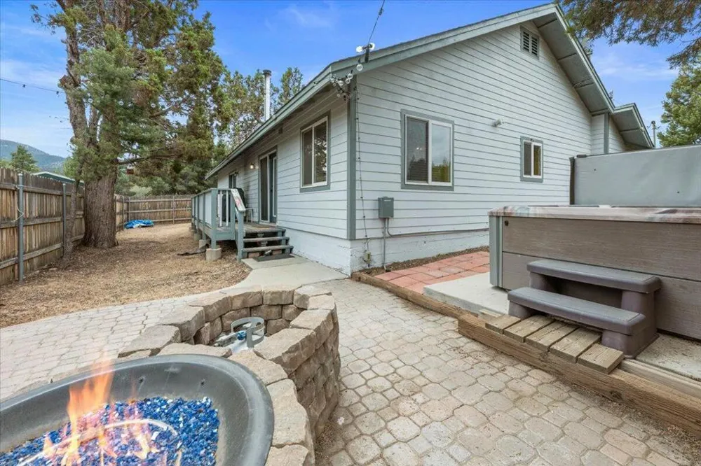 187 Dixie Lee Lane Sugarloaf, CA 92386