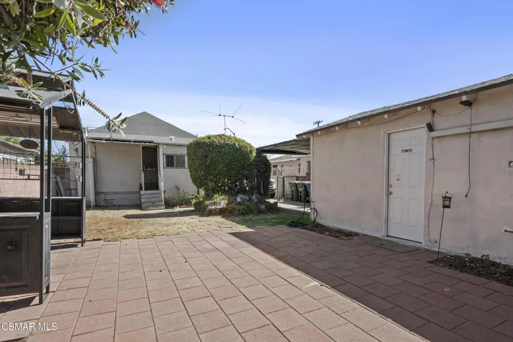 3627 Flower Street Huntington Park, CA 90255