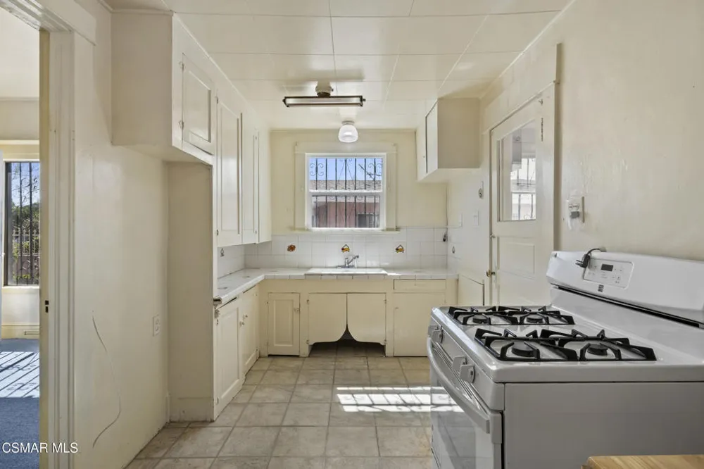 3627 Flower Street Huntington Park, CA 90255