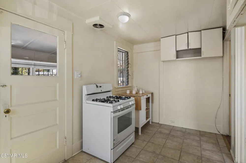 3627 Flower Street Huntington Park, CA 90255