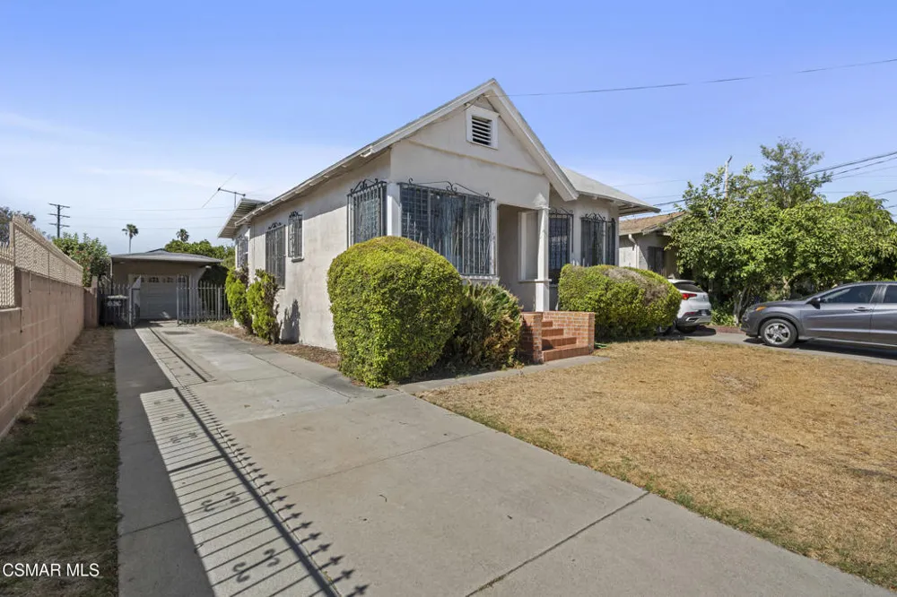 3627 Flower Street Huntington Park, CA 90255