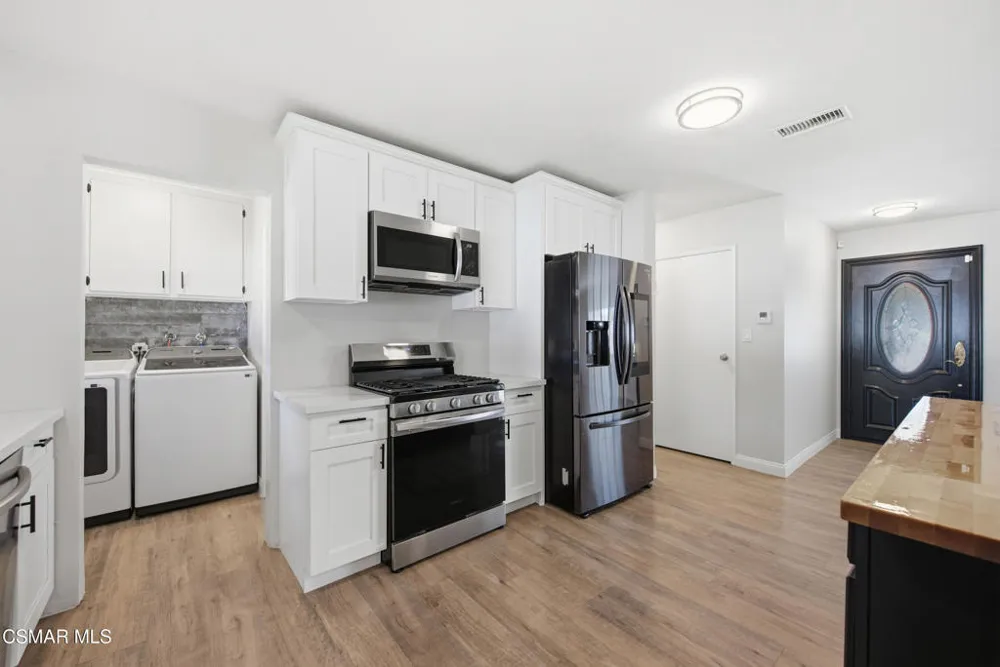 3055 Waco Avenue Simi Valley, CA 93063