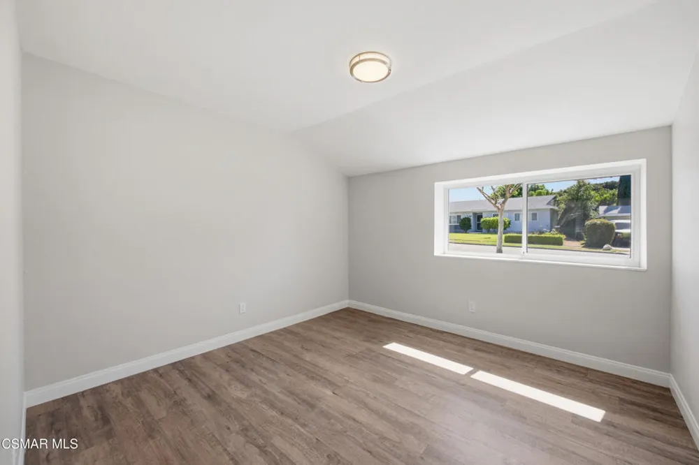 3055 Waco Avenue Simi Valley, CA 93063
