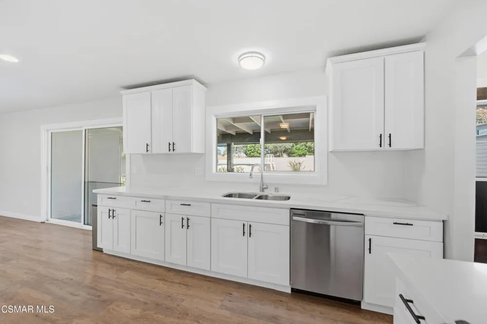 3055 Waco Avenue Simi Valley, CA 93063