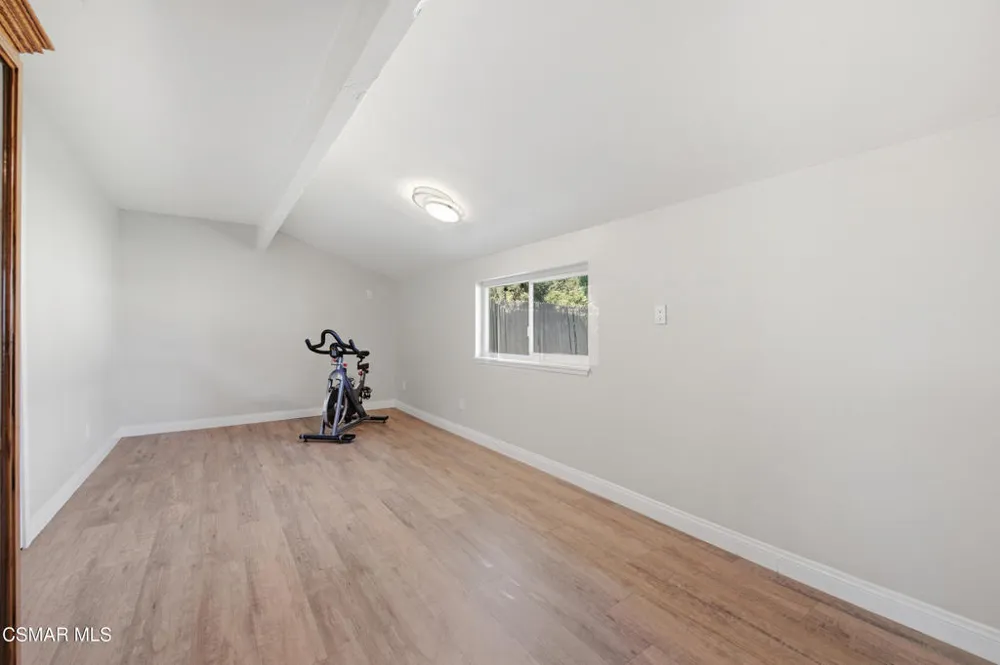 3055 Waco Avenue Simi Valley, CA 93063