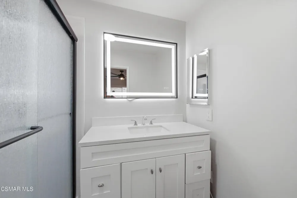 3055 Waco Avenue Simi Valley, CA 93063