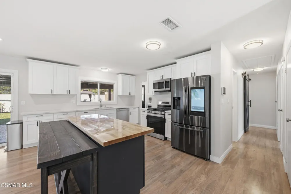 3055 Waco Avenue Simi Valley, CA 93063