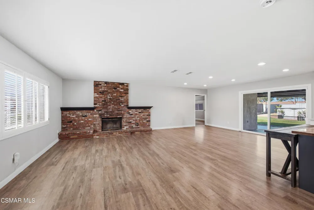 3055 Waco Avenue Simi Valley, CA 93063