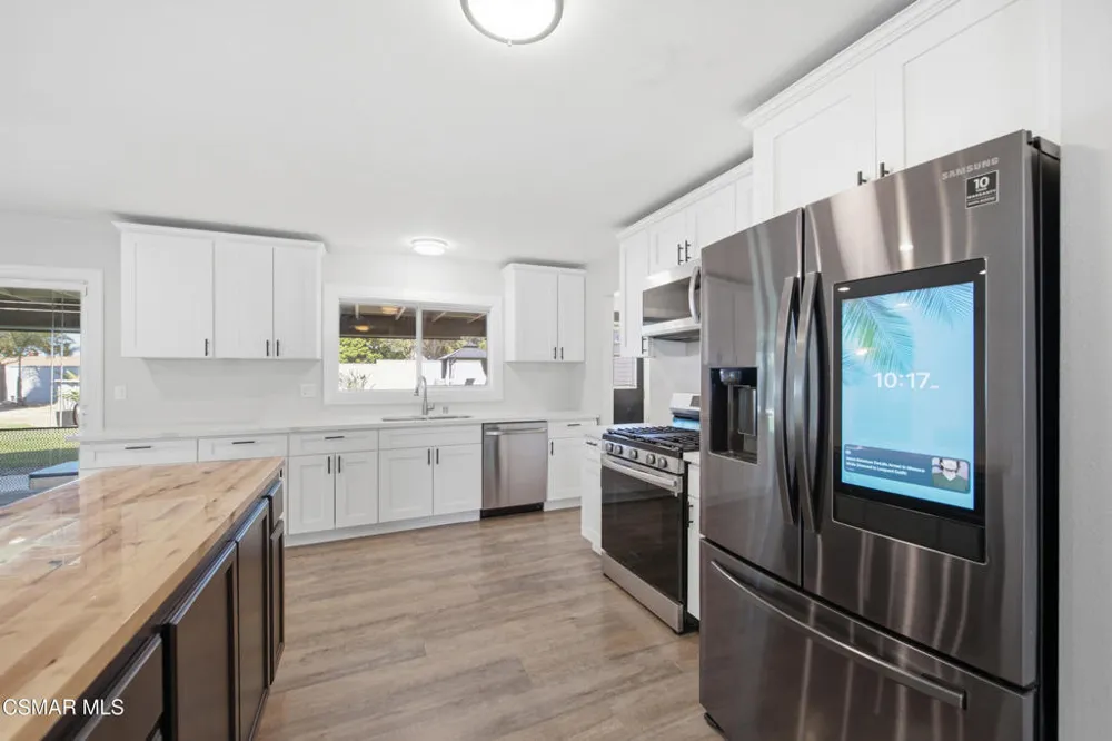 3055 Waco Avenue Simi Valley, CA 93063