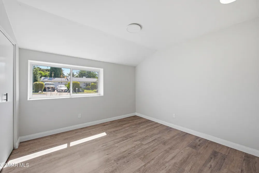 3055 Waco Avenue Simi Valley, CA 93063