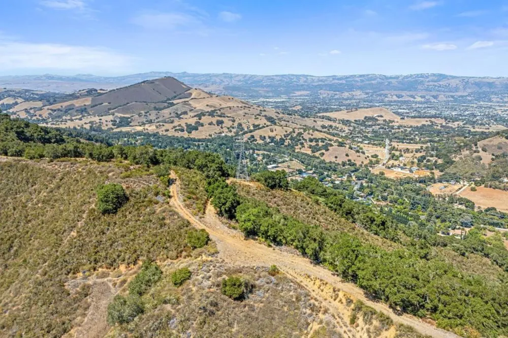 15565 Armsby Lane Morgan Hill, CA 95037