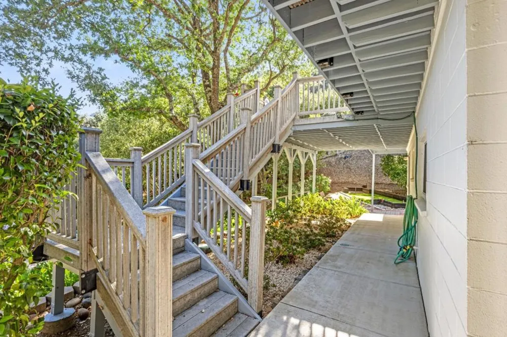 15565 Armsby Lane Morgan Hill, CA 95037