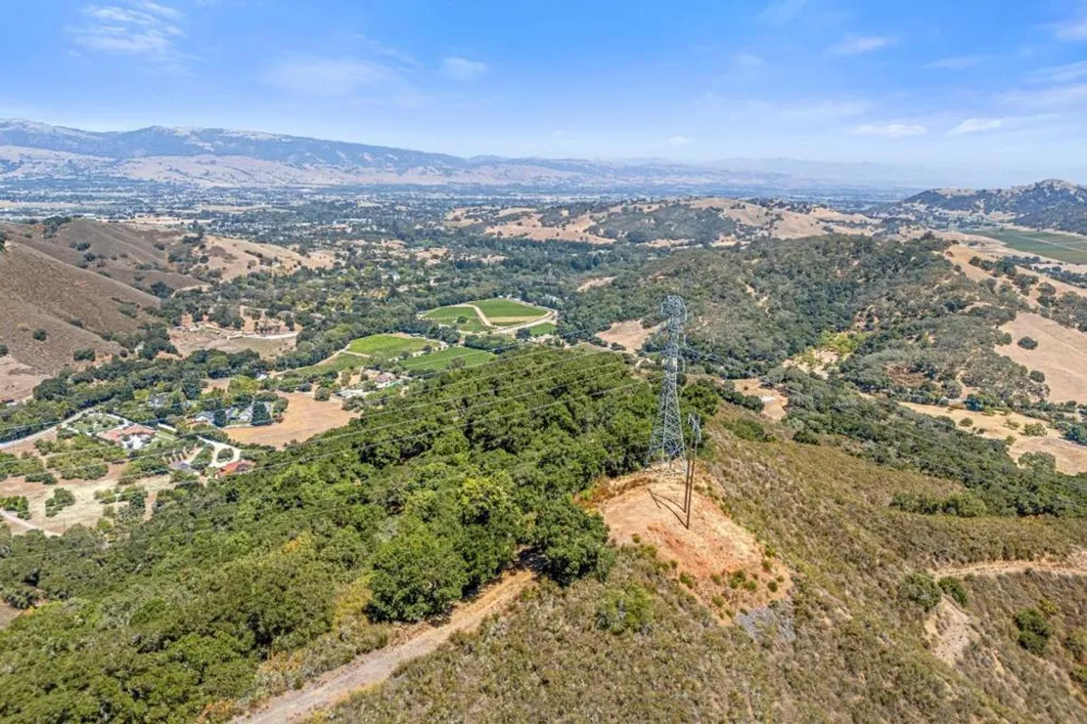 15565 Armsby Lane Morgan Hill, CA 95037