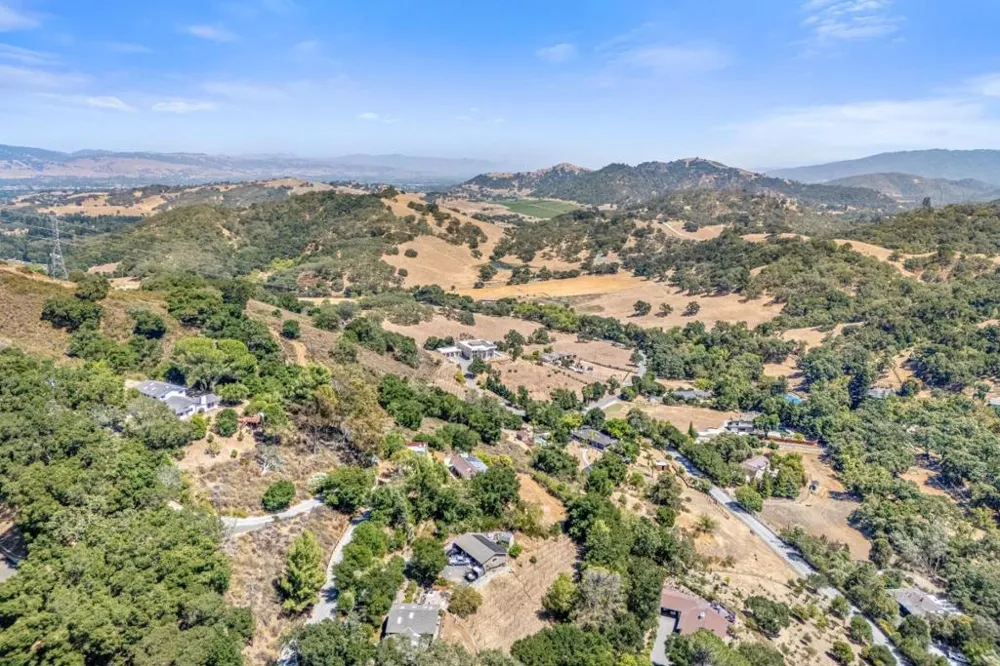 15565 Armsby Lane Morgan Hill, CA 95037