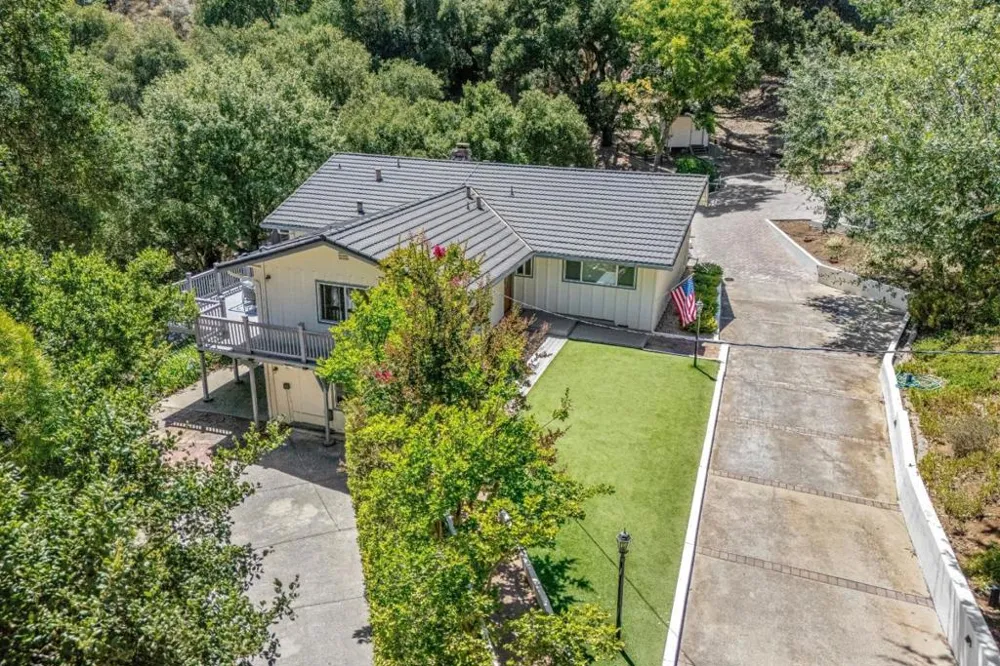 15565 Armsby Lane Morgan Hill, CA 95037
