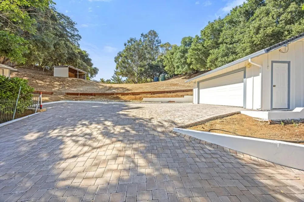 15565 Armsby Lane Morgan Hill, CA 95037