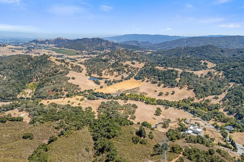 15565 Armsby Lane Morgan Hill, CA 95037