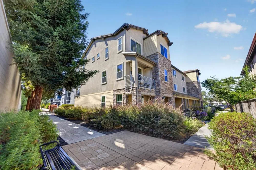 6041 Sunstone Drive San Jose, CA 95123