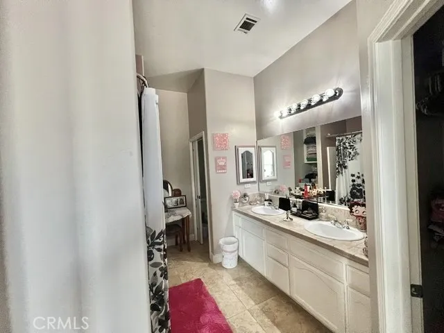 4100 Northwind Dr. Bakersfield, CA 93304
