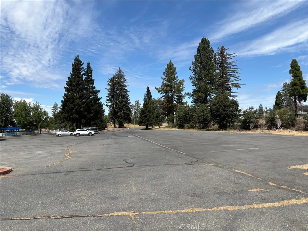 7224 Skyway Paradise, CA 95969