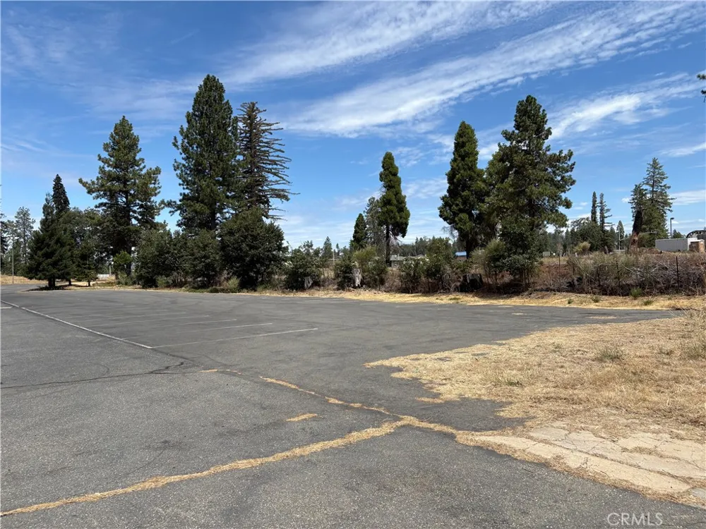 7224 Skyway Paradise, CA 95969