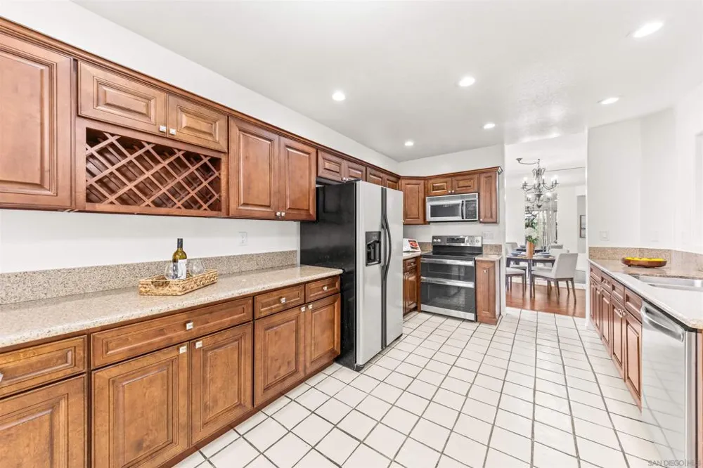 8585 Via Mallorca #41 La Jolla, CA 92037