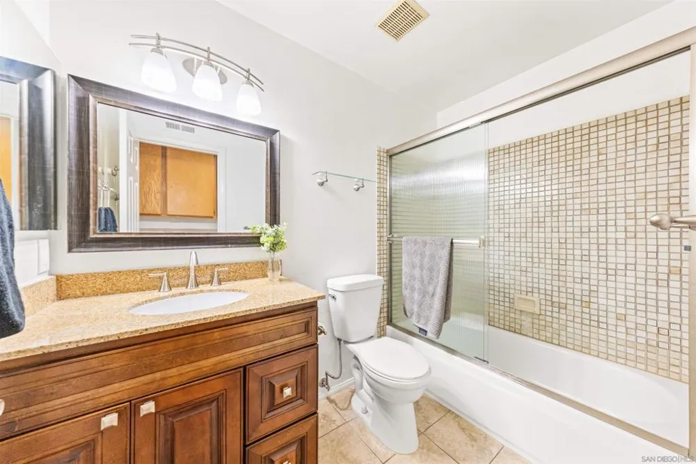 8585 Via Mallorca #41 La Jolla, CA 92037