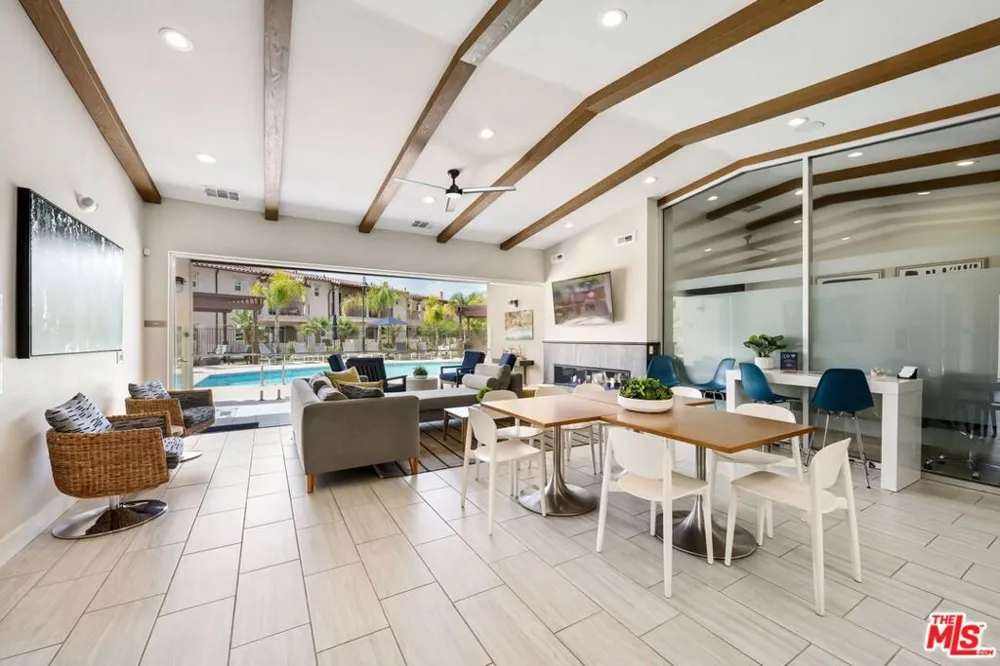 4378 Paxton Place Calabasas, CA 91302