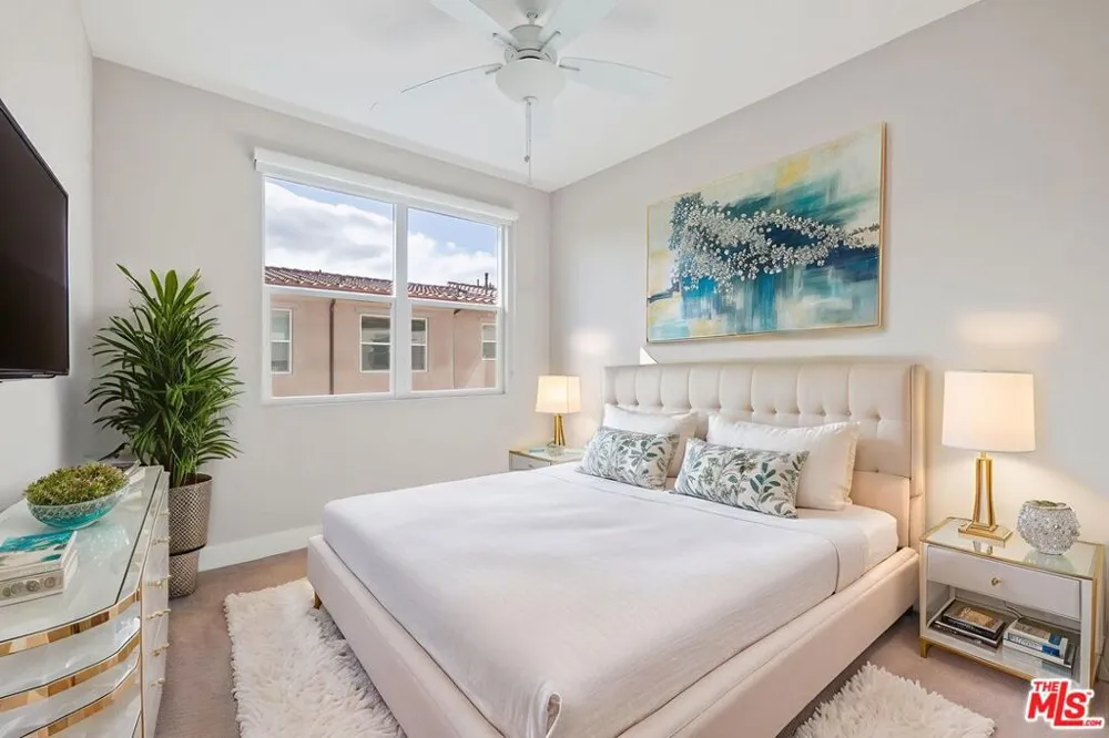 4378 Paxton Place Calabasas, CA 91302