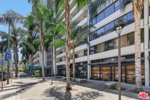 600 W 9th Street #913