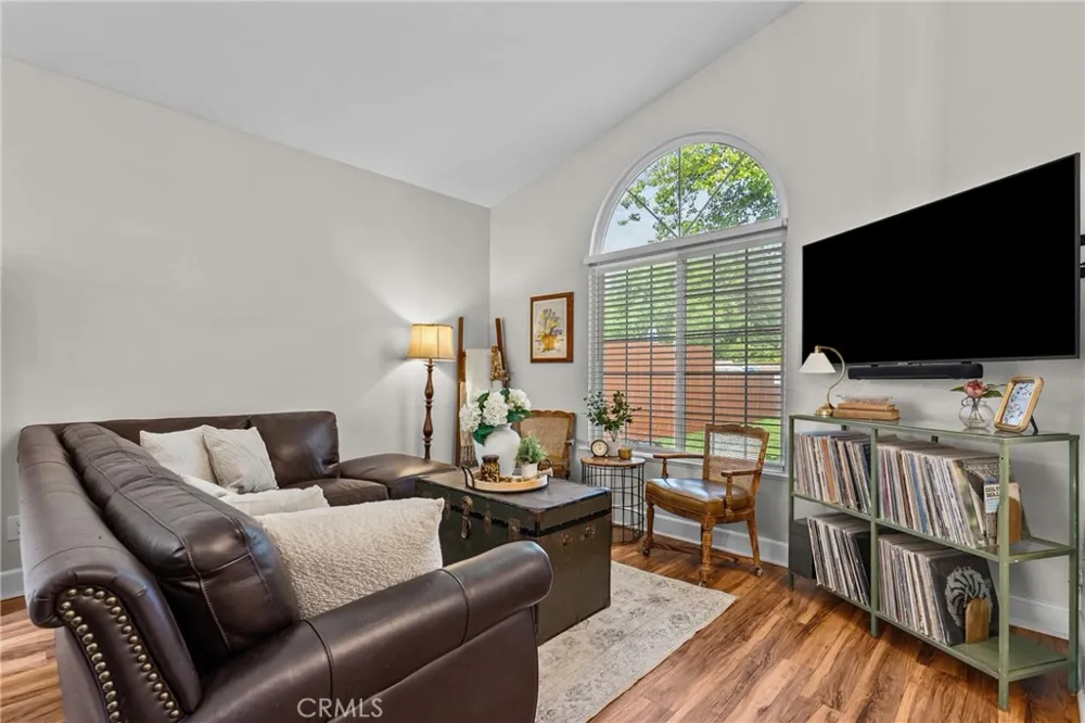 24510 Apple St. Newhall, CA 91321