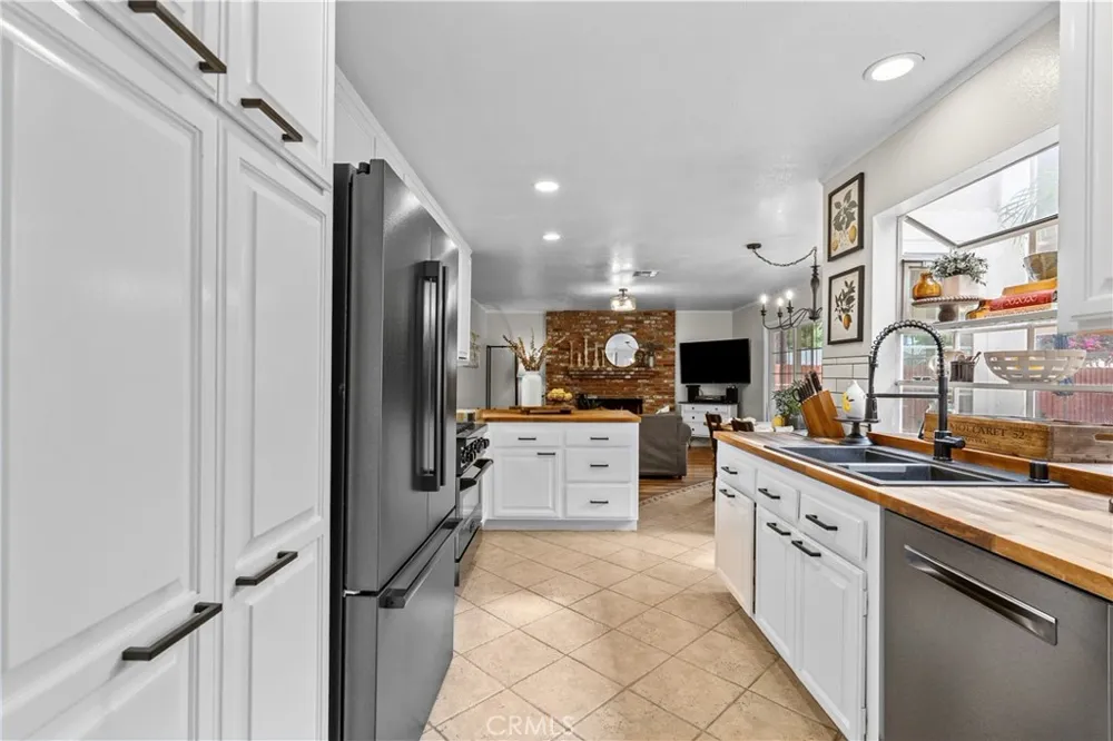24510 Apple St. Newhall, CA 91321