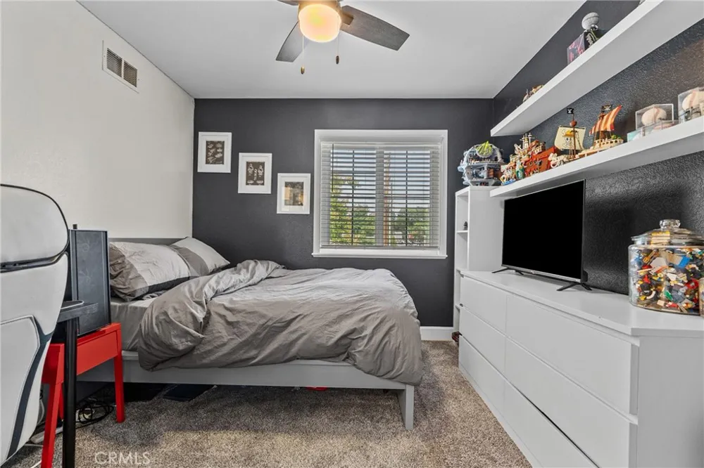 24510 Apple St. Newhall, CA 91321