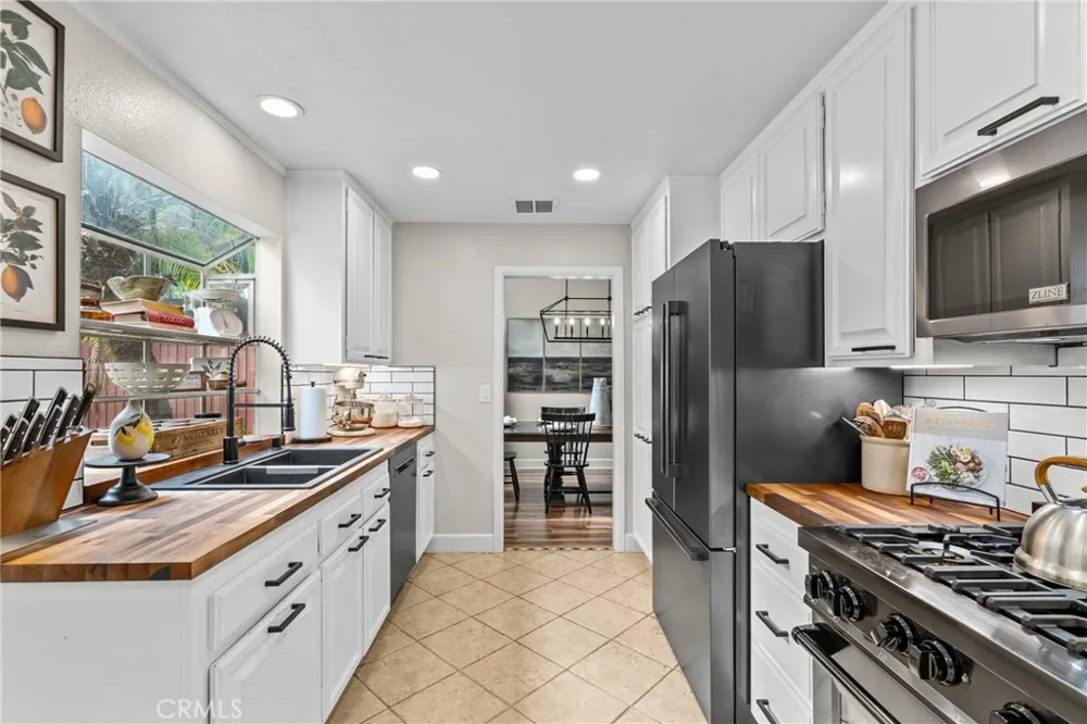 24510 Apple St. Newhall, CA 91321