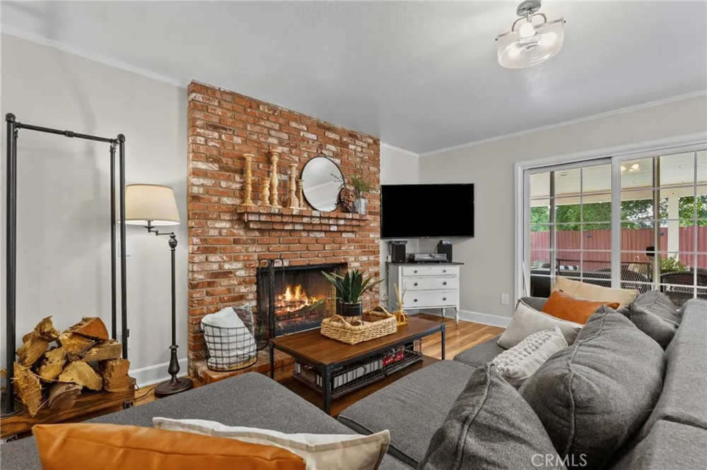 24510 Apple St. Newhall, CA 91321