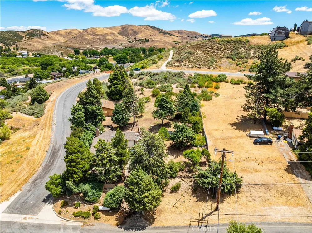 42766 Ranch Club Road Lake Hughes, CA 93532