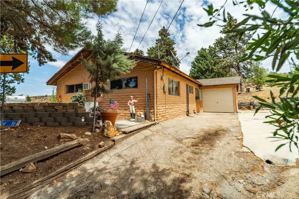 42766 Ranch Club Road Lake Hughes, CA 93532