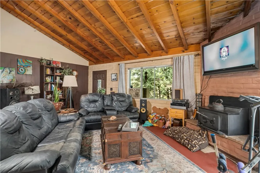 42766 Ranch Club Road Lake Hughes, CA 93532